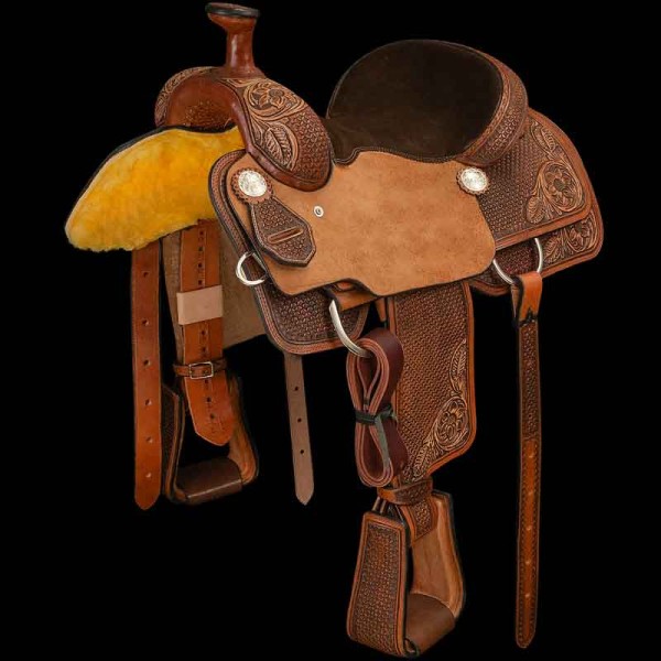 A full image of a team roping western saddle calle Incentive